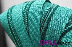 Guangzhou Huadu District Shiling Fengcheng Zipper Factory - Clothing reference image 2