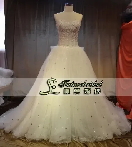 Guangzhou Haizhu District Jinglai Wedding Dress Gallery - Clothing reference image 3