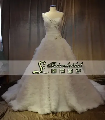 Guangzhou Haizhu District Jinglai Wedding Dress Gallery - Clothing reference image 6